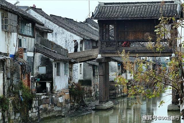 图中人物的出处和作者，谢谢游戏画面